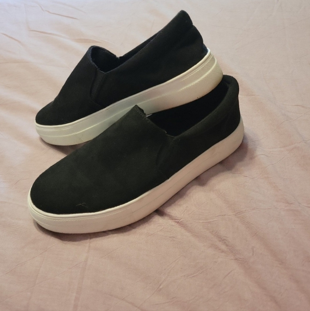 Soda Womens Memory Foam Black Slip-On Sneakers